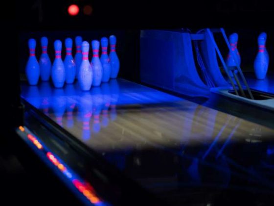 tenpin-bowling-alley-U9MCFY7